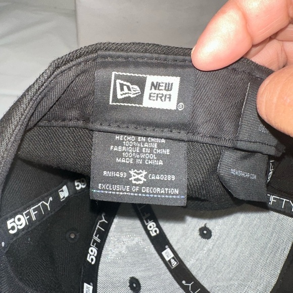 New Era Black Embroidered Cap - Picture 6 of 6